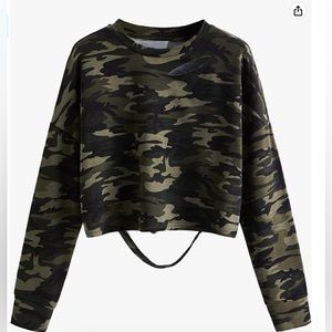 SweatyRocks Women’s Long Sleeve Distressed Ripped Crop Top Pullover Camo XL